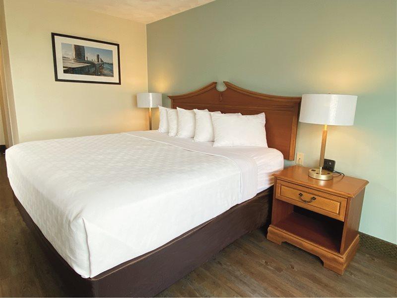 Comfort Inn At Newport Beach Middletown Exterior foto